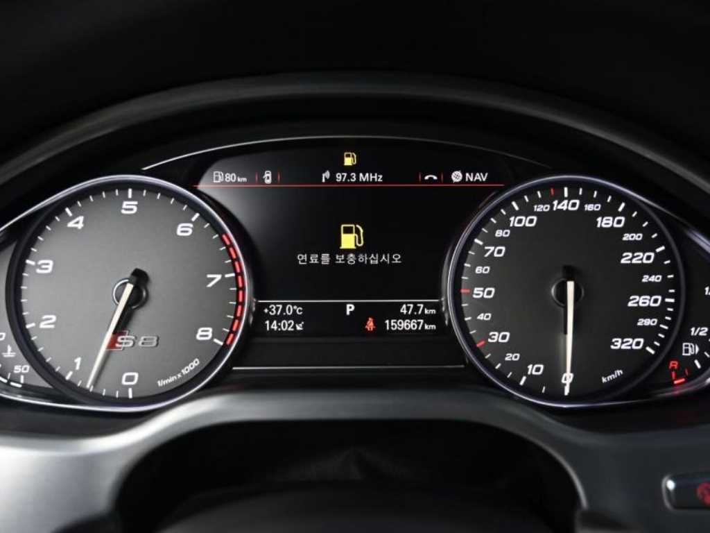 아우디 S8 4.0 TFSI 콰트로 이미지 8