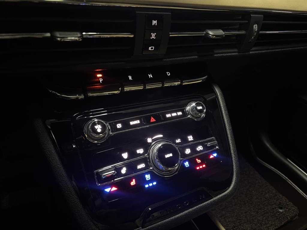 링컨 코세어 2.0 리저브 AWD 이미지 14