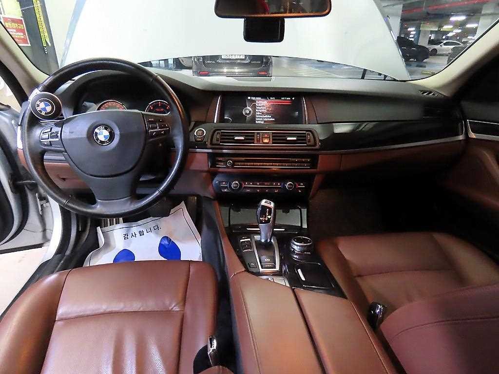 BMW 5시리즈 5시리즈 (F10) 520d 이미지 10