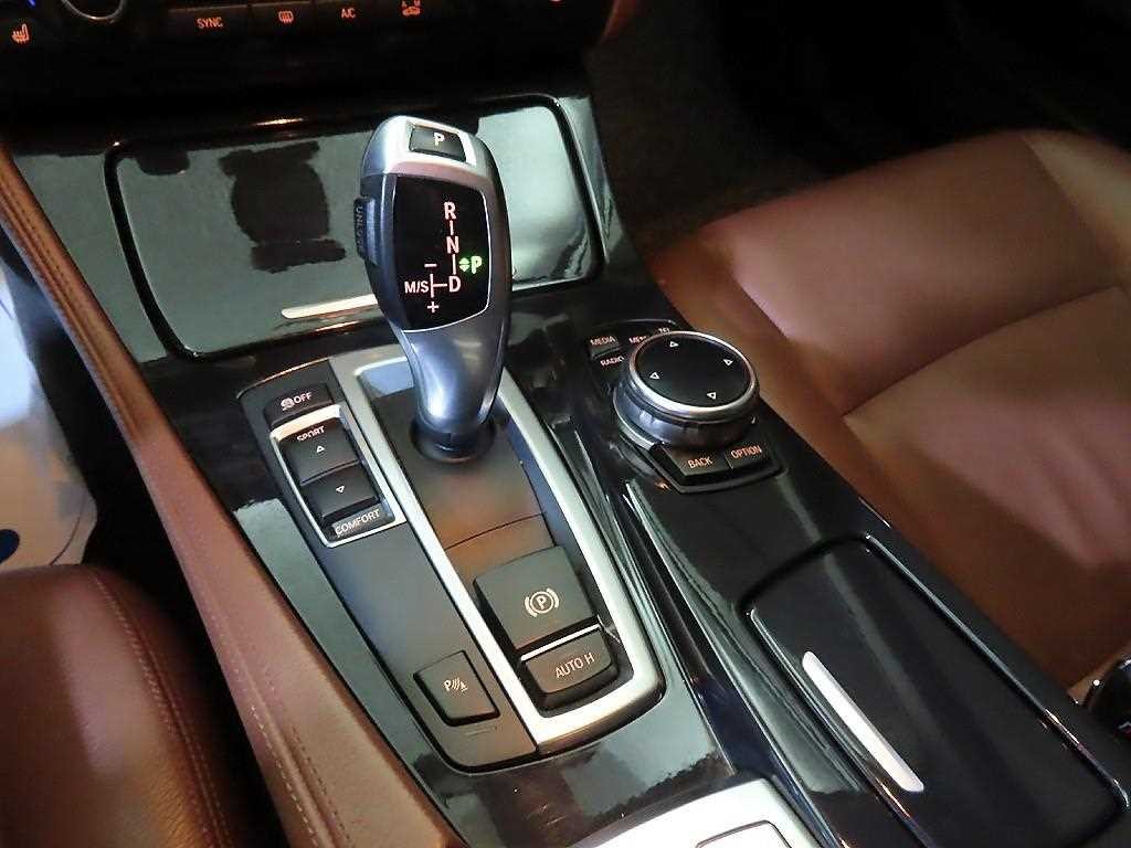 BMW 5시리즈 5시리즈 (F10) 520d 이미지 12