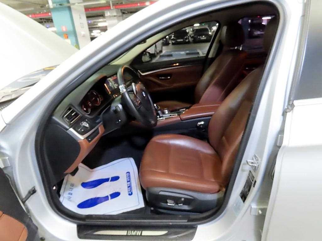 BMW 5시리즈 5시리즈 (F10) 520d 이미지 6