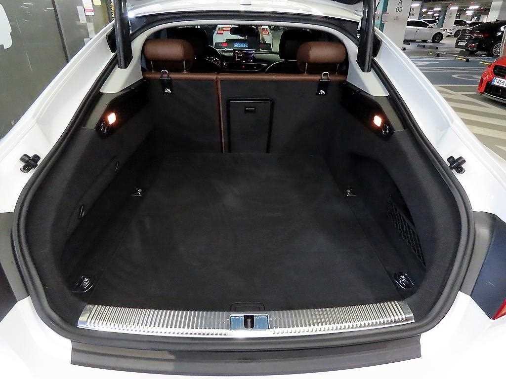 아우디 A7 3.0 TDI 콰트로 다이나믹 이미지 17