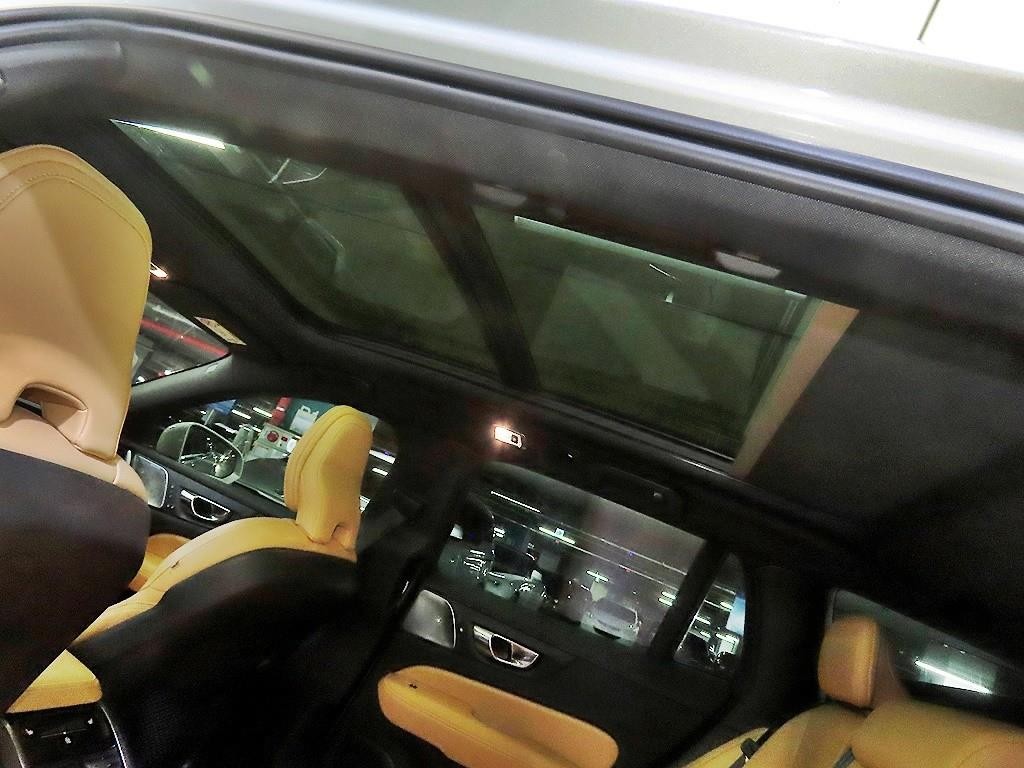 볼보 V60 V60 크로스 컨트리 2세대 2.0 B5 프로 AWD 이미지 16