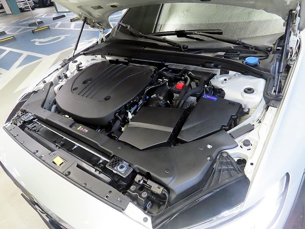 볼보 V60 V60 크로스 컨트리 2세대 2.0 B5 프로 AWD 이미지 19