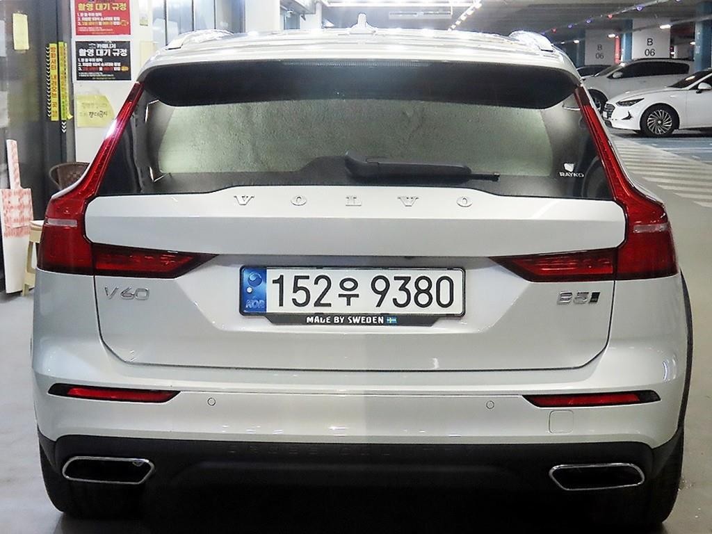 볼보 V60 V60 크로스 컨트리 2세대 2.0 B5 프로 AWD 이미지 5
