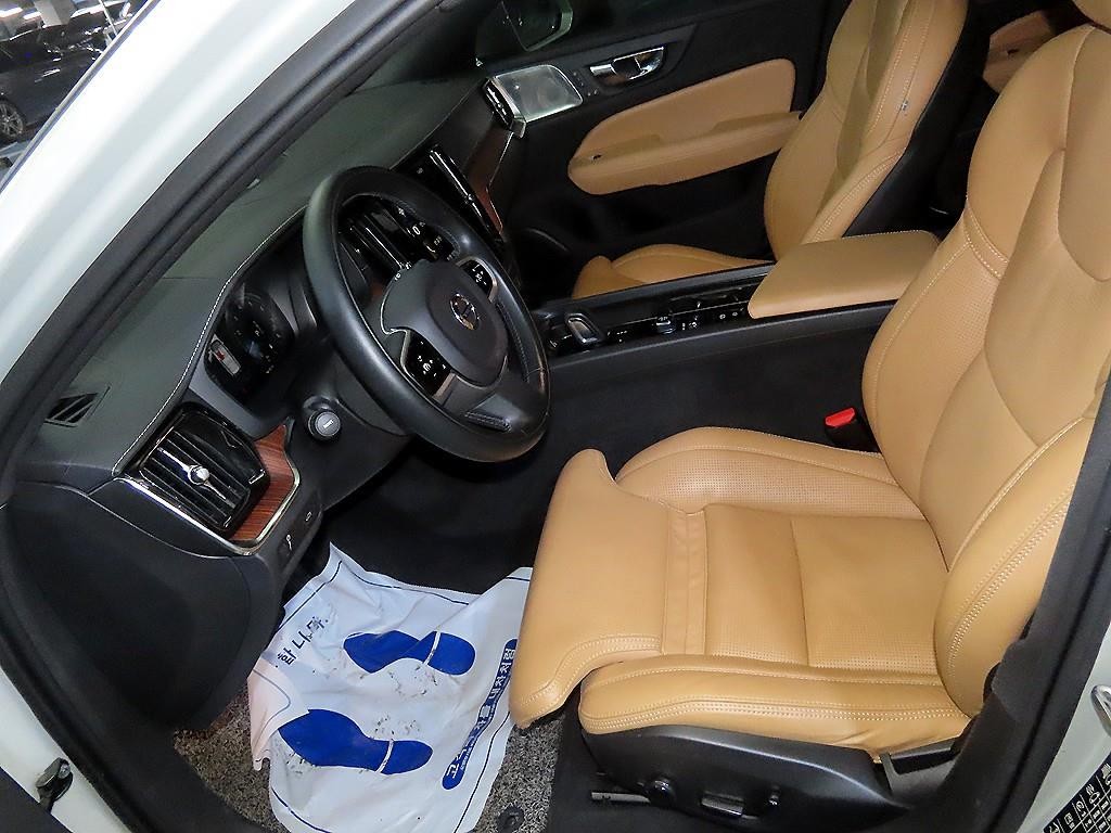 볼보 V60 V60 크로스 컨트리 2세대 2.0 B5 프로 AWD 이미지 6