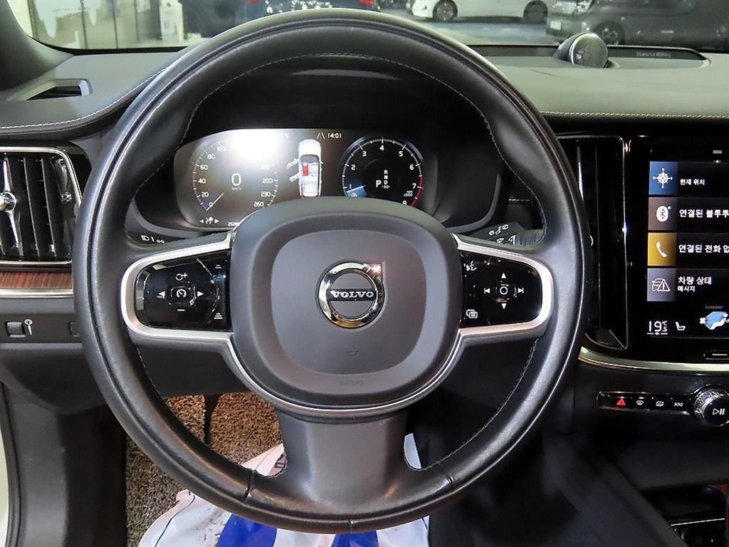 볼보 V60 V60 크로스 컨트리 2세대 2.0 B5 프로 AWD 이미지 8