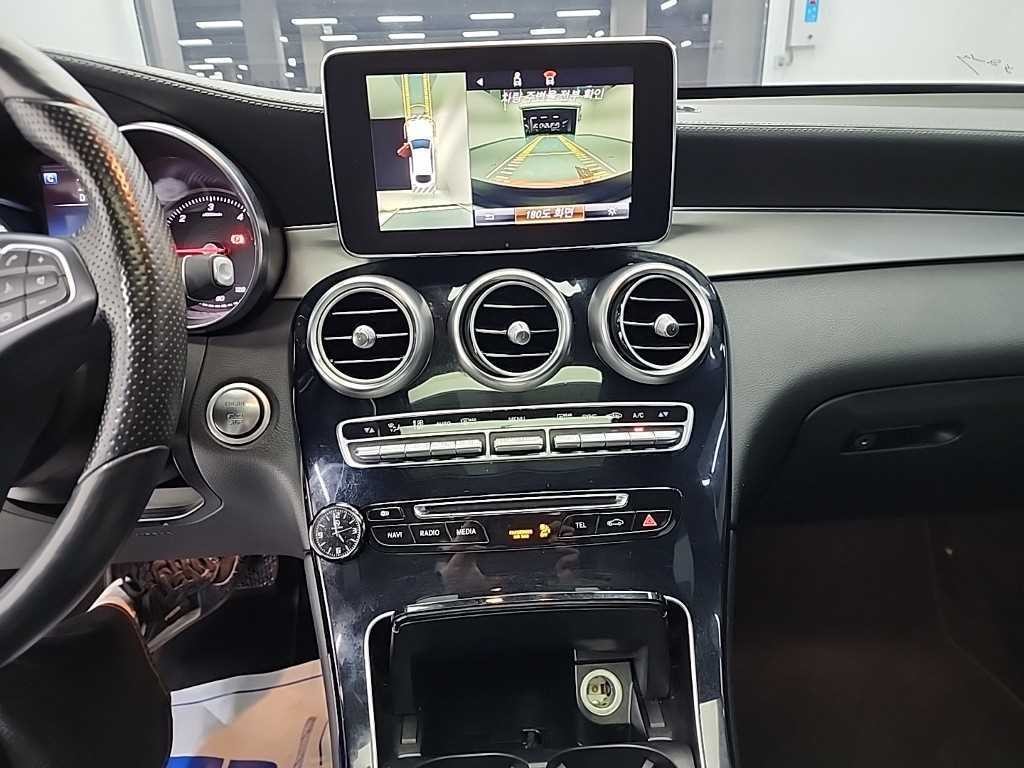 벤츠 GLC 클래스 GLC클래스 X253 GLC 220 d 4MATIC 프리미엄 쿠페 이미지 10
