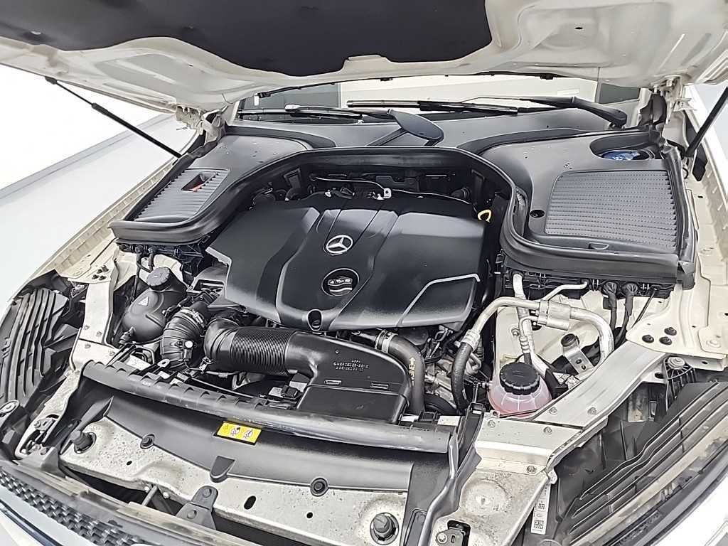 벤츠 GLC 클래스 GLC클래스 X253 GLC 220 d 4MATIC 프리미엄 쿠페 이미지 5