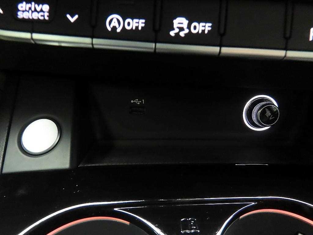 아우디 A4 A4 (B9) 40 TFSI 프리미엄 이미지 13