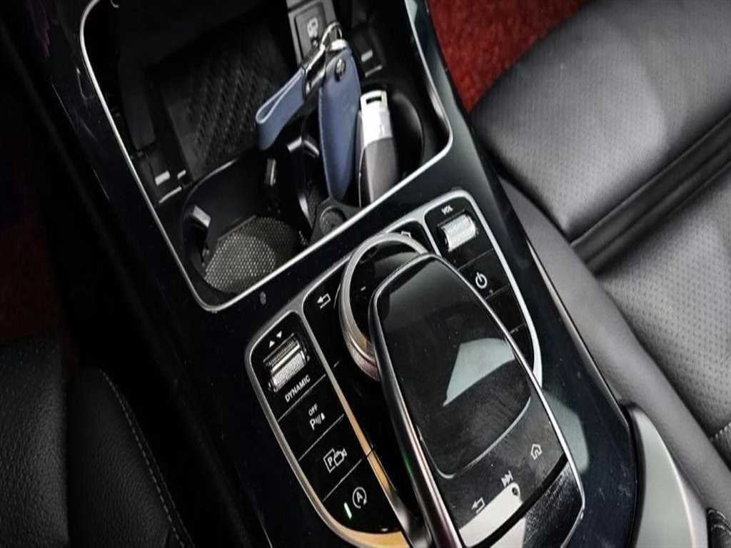 벤츠 C 클래스 C클래스 W205 C220 d 4MATIC 이미지 18