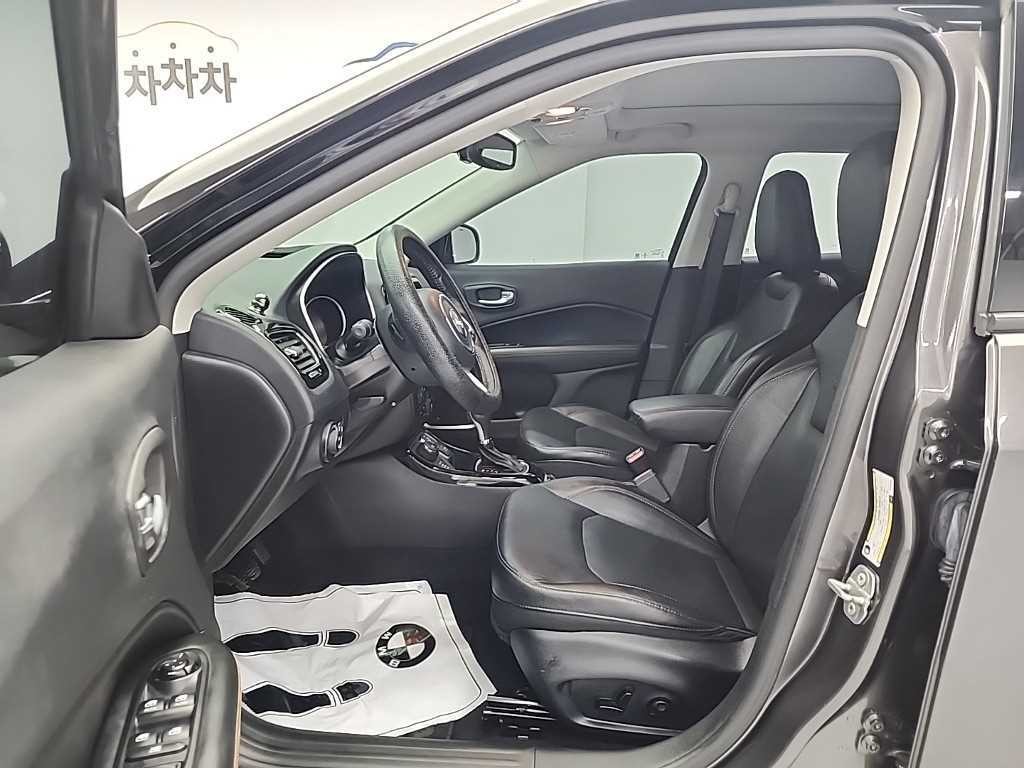 지프 컴패스 컴패스 2세대 2.4 AWD 리미티드 이미지 11