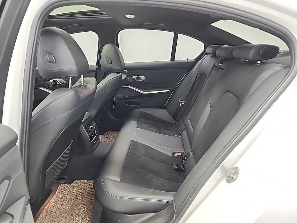 BMW 3시리즈 3시리즈 (G20) 320d xDrive M 스포츠 이미지 12