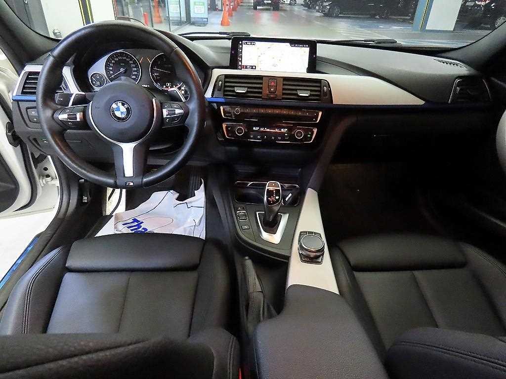 BMW 3시리즈 3시리즈 (F30) 320i M 스포츠 이미지 10
