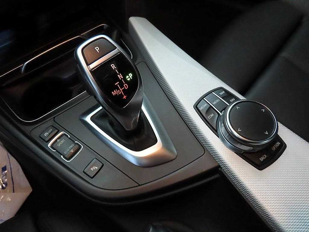 BMW 3시리즈 3시리즈 (F30) 320i M 스포츠 이미지 12