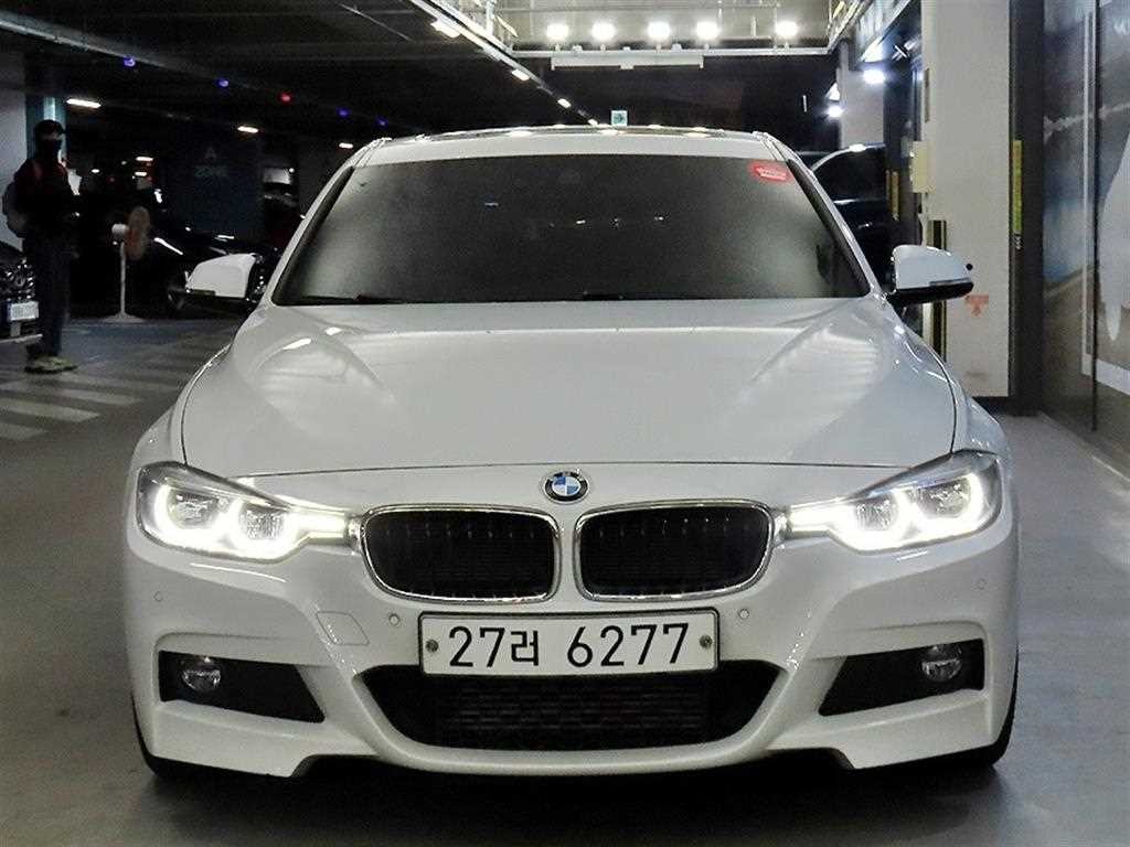 BMW 3시리즈 3시리즈 (F30) 320i M 스포츠 이미지 2