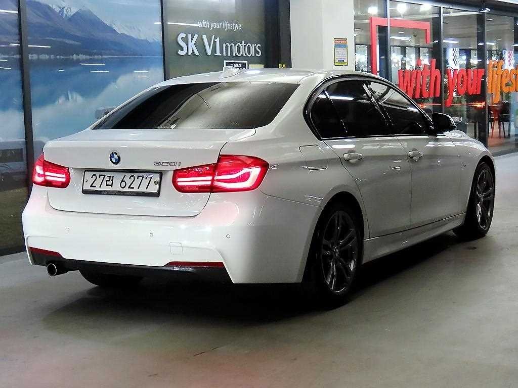 BMW 3시리즈 3시리즈 (F30) 320i M 스포츠 이미지 4