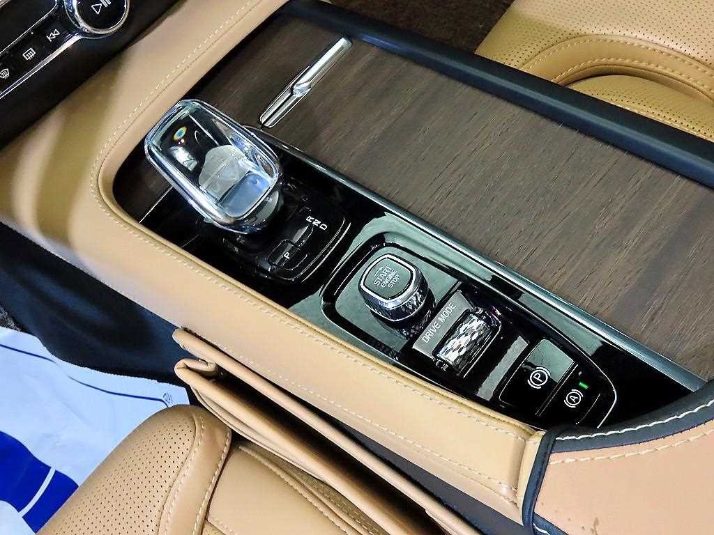 볼보 S90 B5 인스크립션 이미지 12