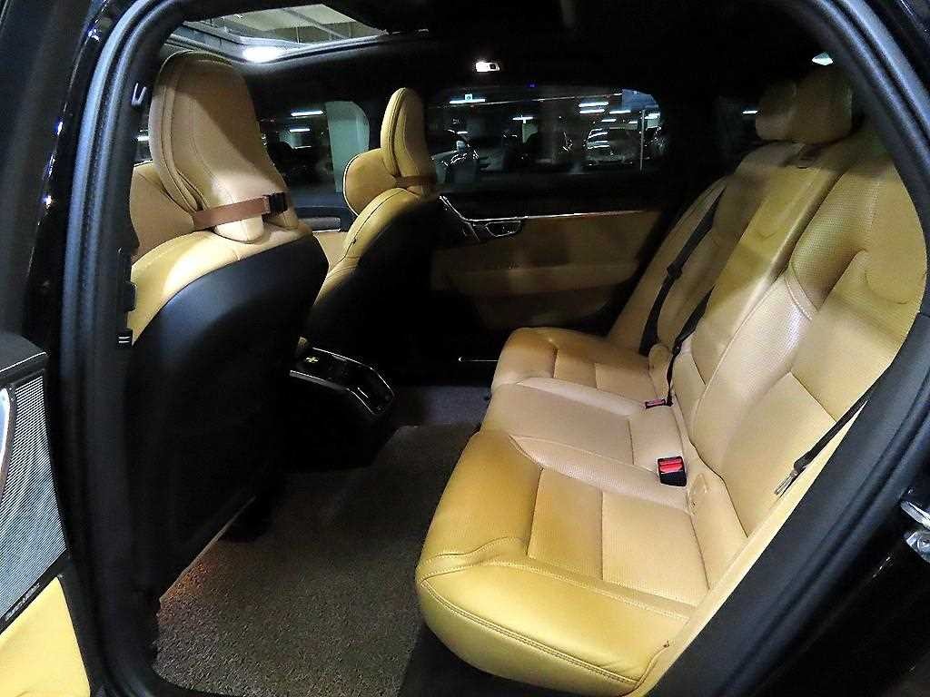 볼보 S90 B5 인스크립션 이미지 7