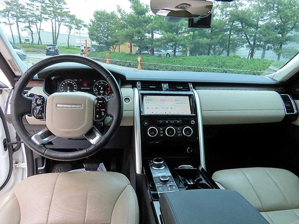 랜드로버 디스커버리 디스커버리5 3.0 SD6 HSE 이미지 7