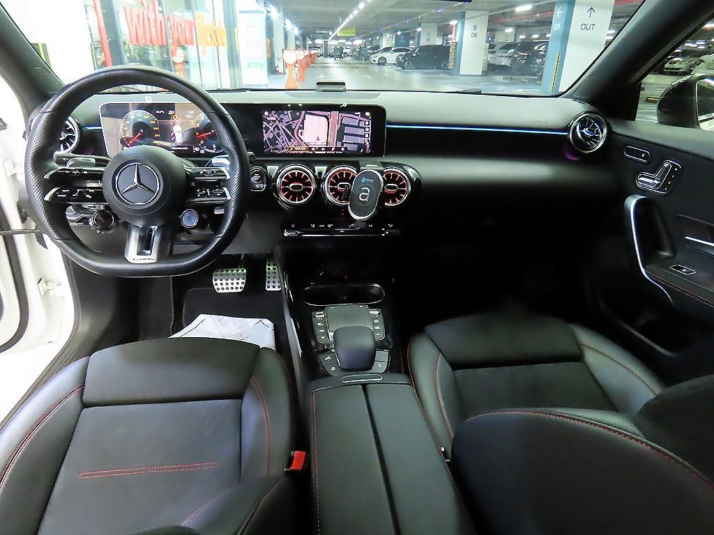벤츠 A 클래스 A클래스 W177 AMG A45 4MATIC+ 해치백 이미지 10