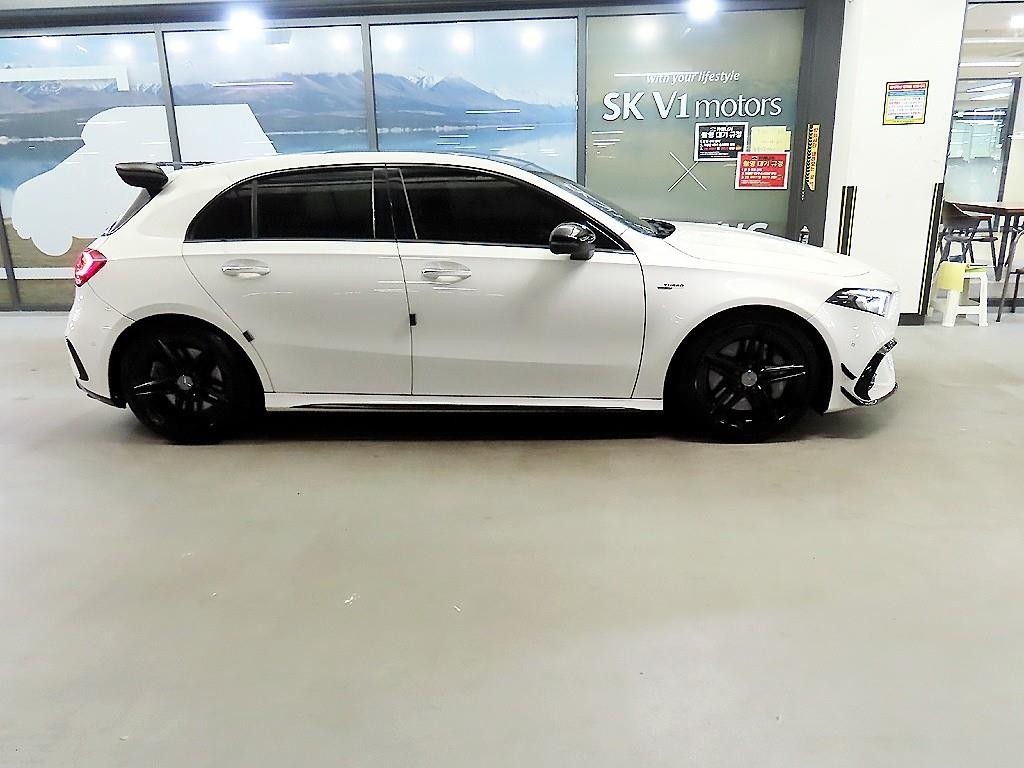 벤츠 A 클래스 A클래스 W177 AMG A45 4MATIC+ 해치백 이미지 3