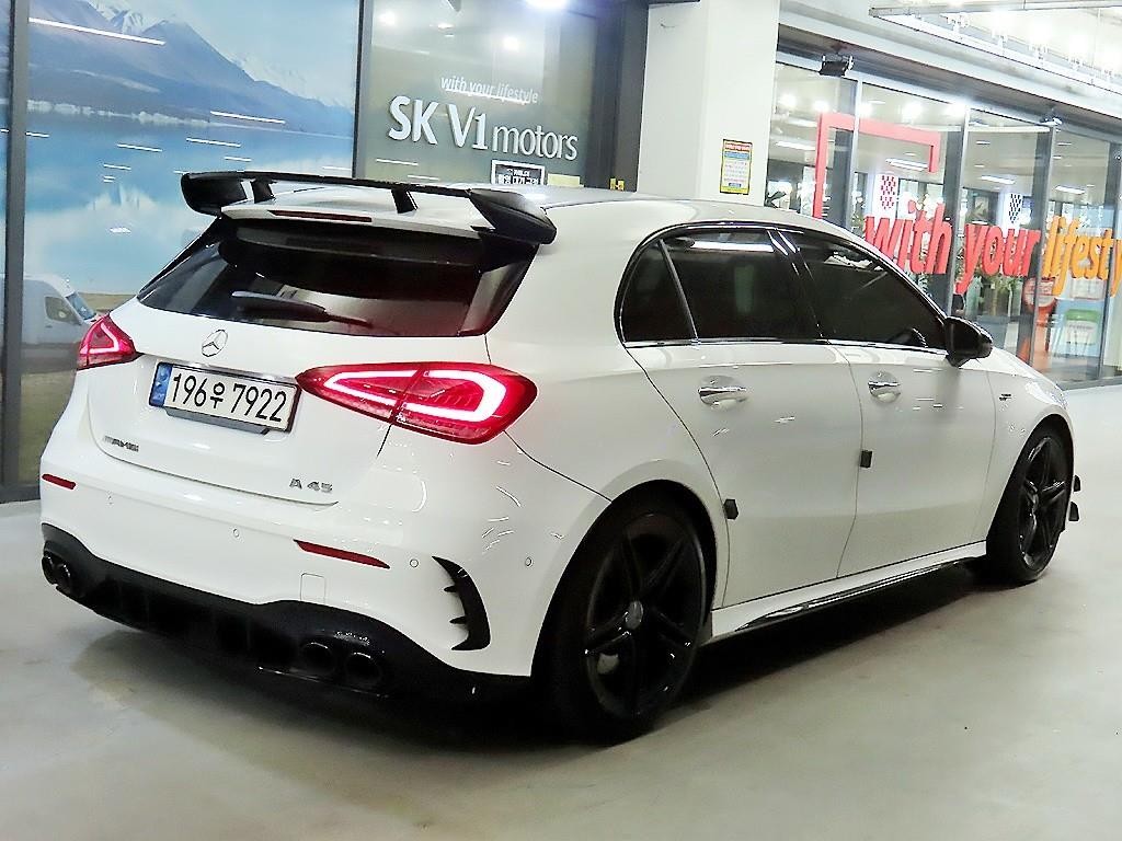 벤츠 A 클래스 A클래스 W177 AMG A45 4MATIC+ 해치백 이미지 4
