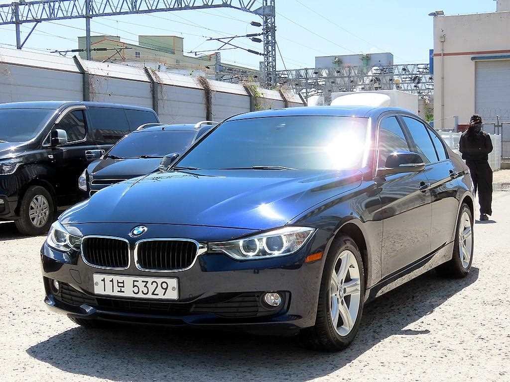 BMW 3시리즈 3시리즈 (F30) 320d xDrive 이미지 2