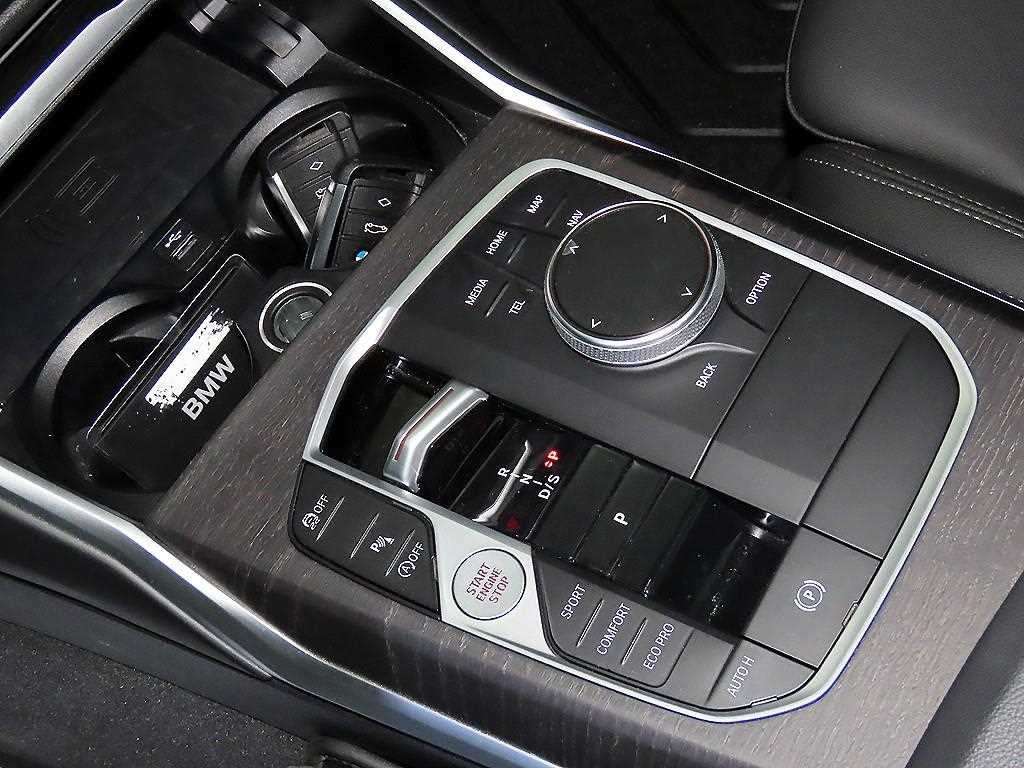 BMW 3시리즈 3시리즈 (G20) 320i 투어링 이미지 12