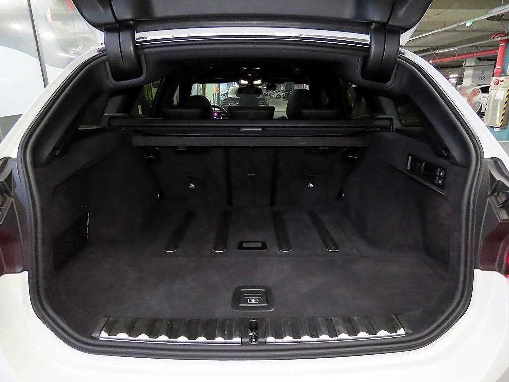 BMW 3시리즈 3시리즈 (G20) 320i 투어링 이미지 17