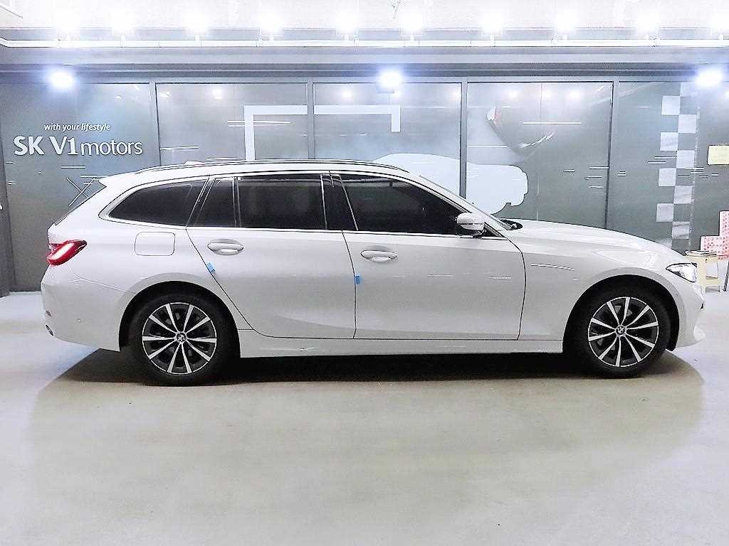 BMW 3시리즈 3시리즈 (G20) 320i 투어링 이미지 3