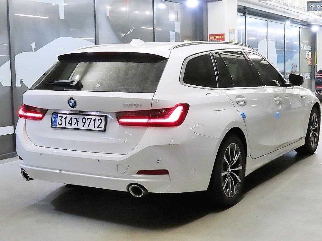 BMW 3시리즈 3시리즈 (G20) 320i 투어링 이미지 4