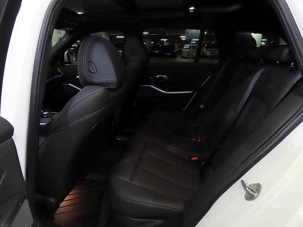 BMW 3시리즈 3시리즈 (G20) 320i 투어링 이미지 7