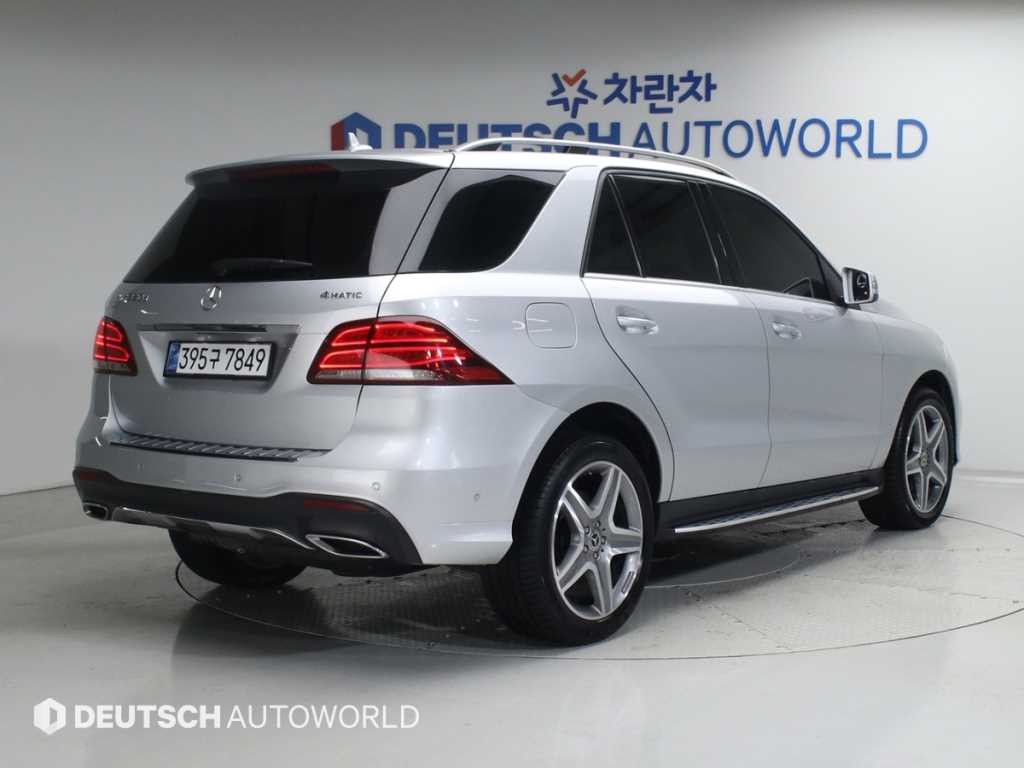 벤츠 GLE 클래스 GLE 클래스 W166 GLE 350 d 4MATIC 이미지 2