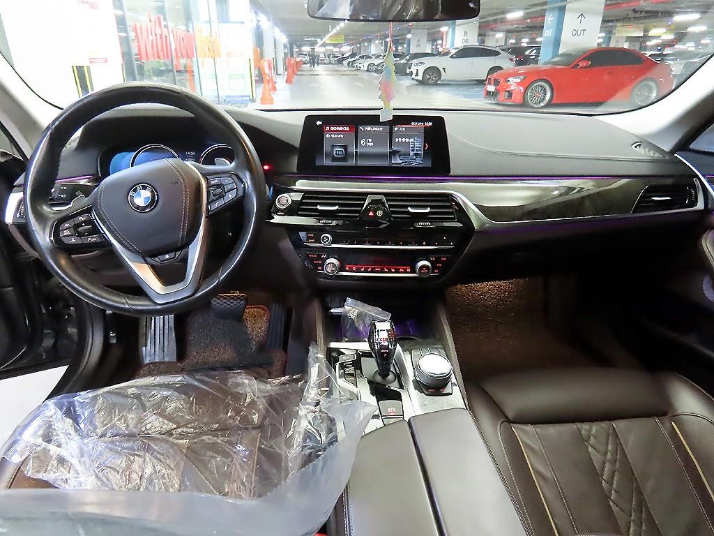 BMW 5시리즈 5시리즈 (G30) 540i xDrive 럭셔리 플러스 이미지 10