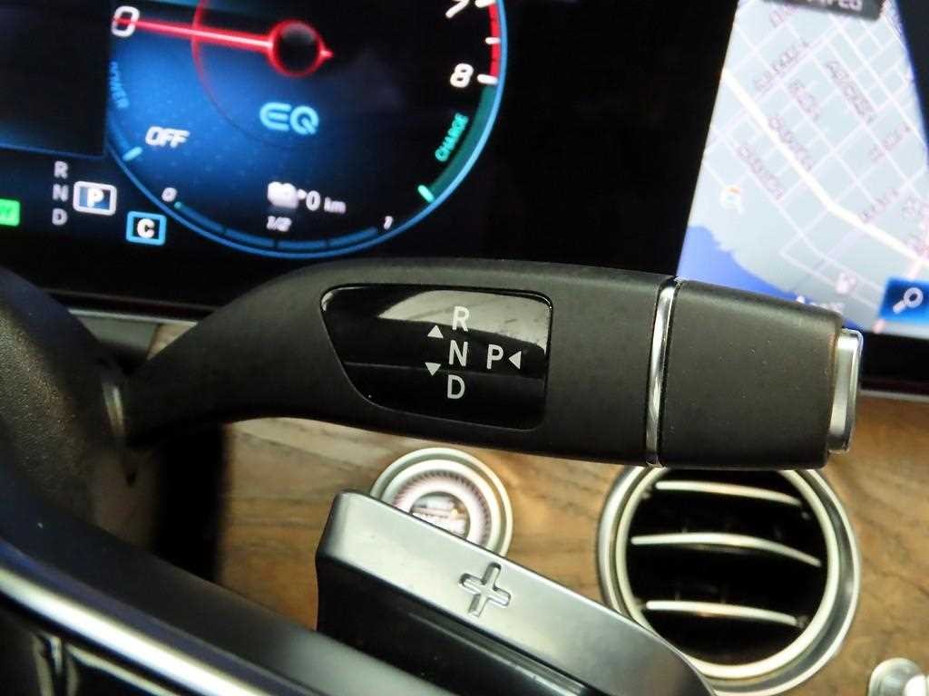벤츠 E 클래스 E-클래스 W213 E300e 4MATIC 익스클루시브 이미지 11