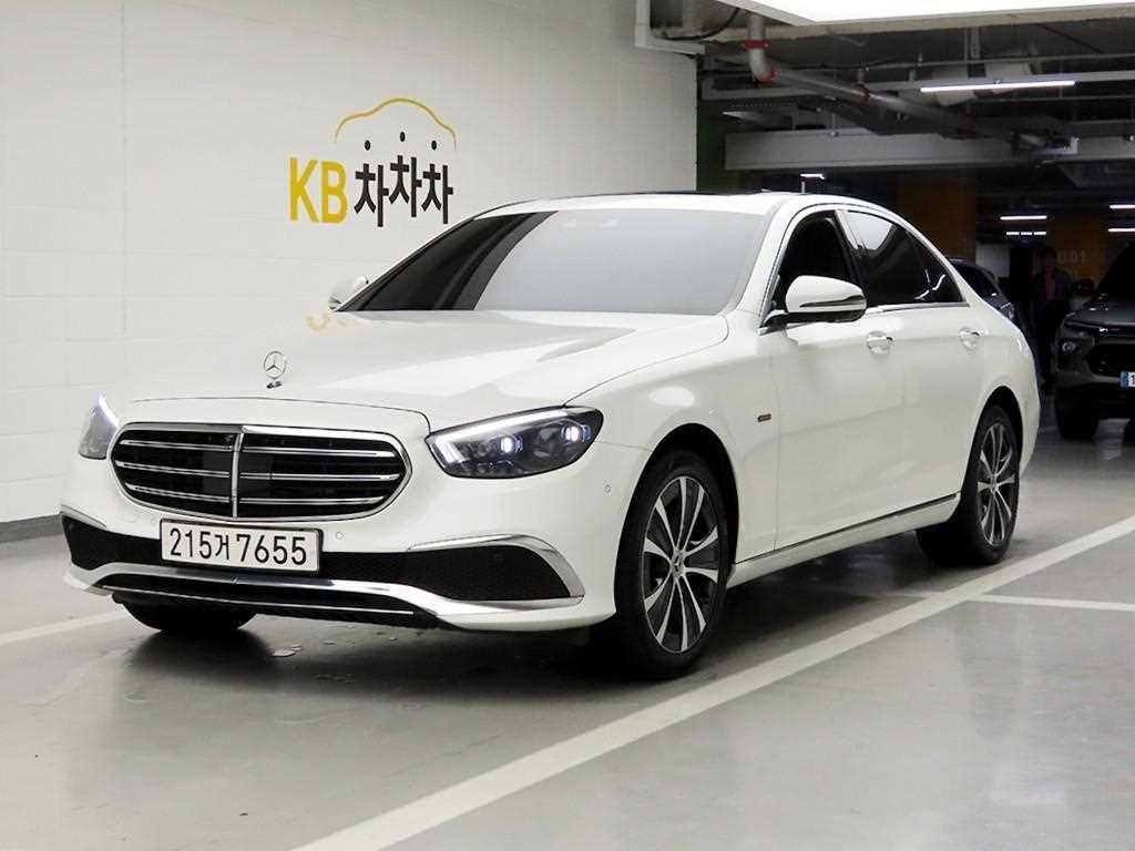 벤츠 E 클래스 E-클래스 W213 E300e 4MATIC 익스클루시브 이미지 2