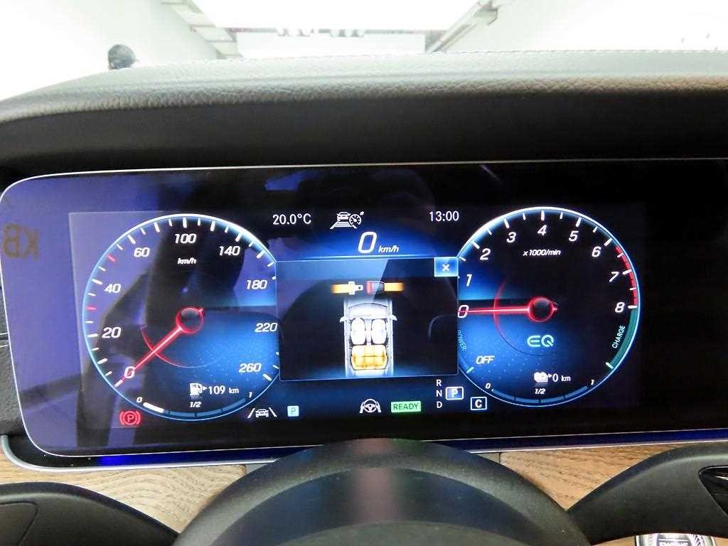 벤츠 E 클래스 E-클래스 W213 E300e 4MATIC 익스클루시브 이미지 5