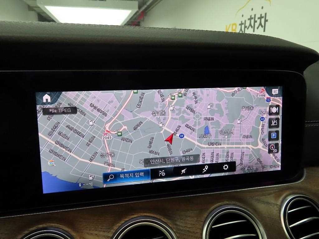 벤츠 E 클래스 E-클래스 W213 E300e 4MATIC 익스클루시브 이미지 8