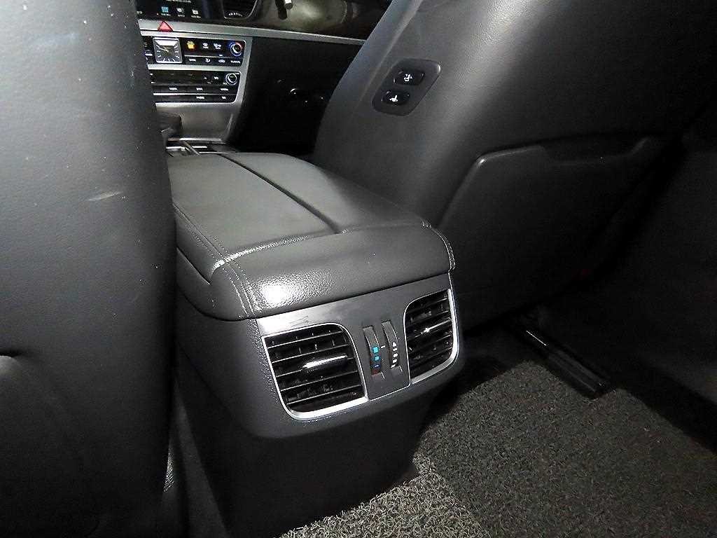 제네시스 G80 3.3 GDI AWD 럭셔리 이미지 17