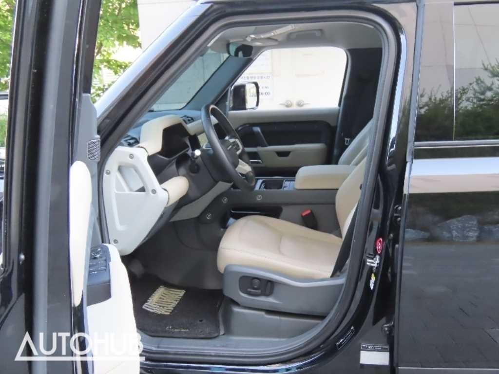 랜드로버 디펜더 디펜더 (L663) 110 D250 SE 이미지 14