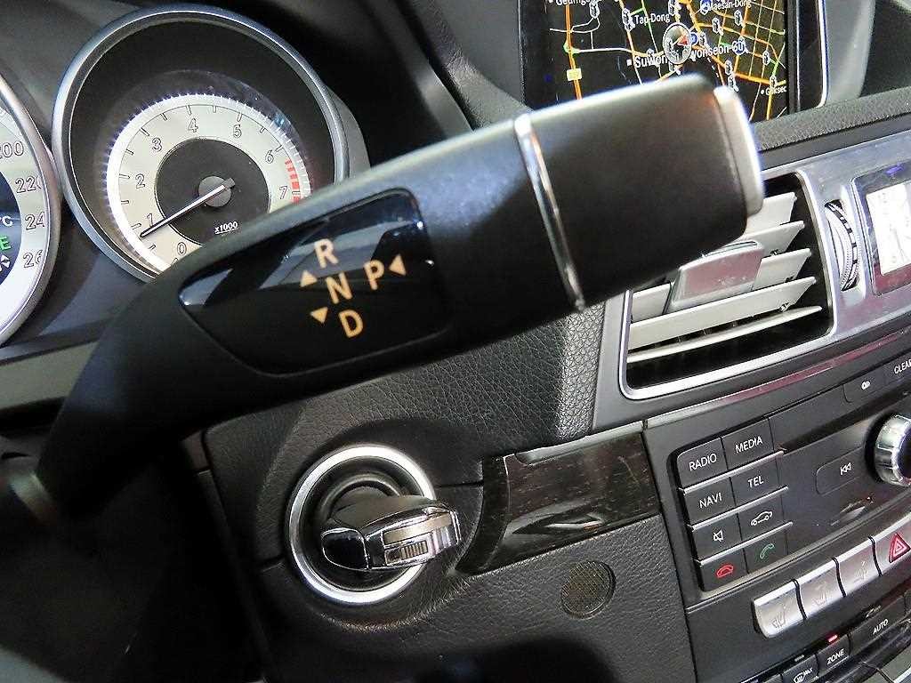 벤츠 E 클래스 E-클래스 W212 E200 카브리올레 이미지 17