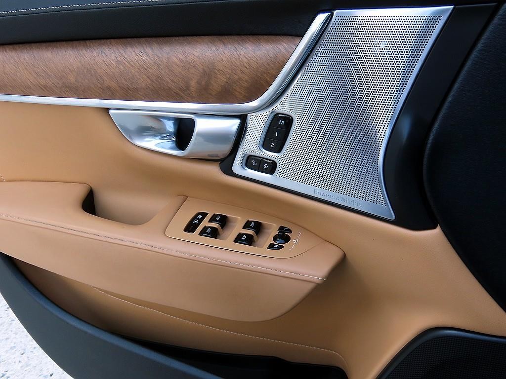 볼보 S90 D5 AWD 인스크립션 이미지 12