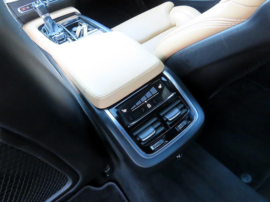 볼보 S90 D5 AWD 인스크립션 이미지 16
