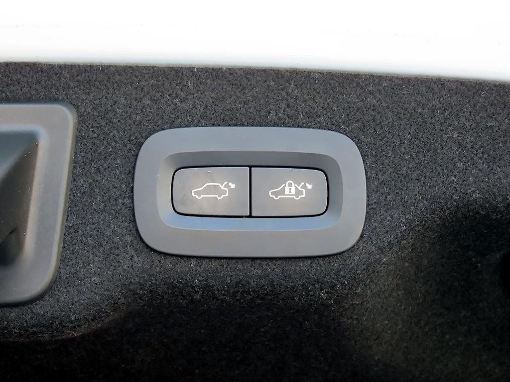 볼보 S90 D5 AWD 인스크립션 이미지 17