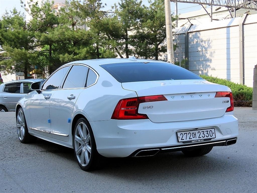 볼보 S90 D5 AWD 인스크립션 이미지 3
