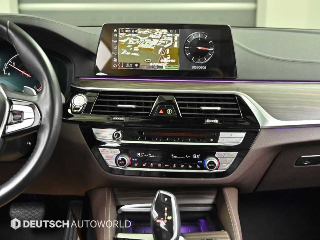BMW 5시리즈 5시리즈 (G30) 520d 럭셔리 플러스 이미지 14