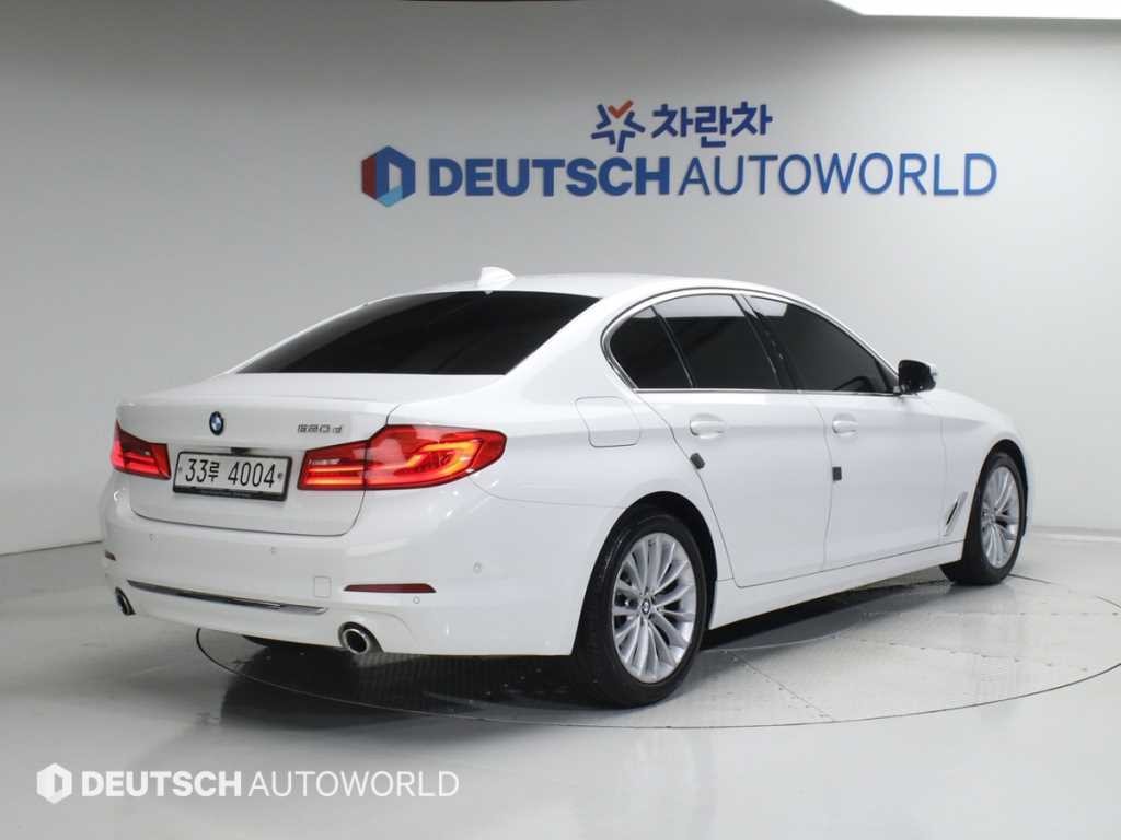 BMW 5시리즈 5시리즈 (G30) 520d 럭셔리 플러스 이미지 3