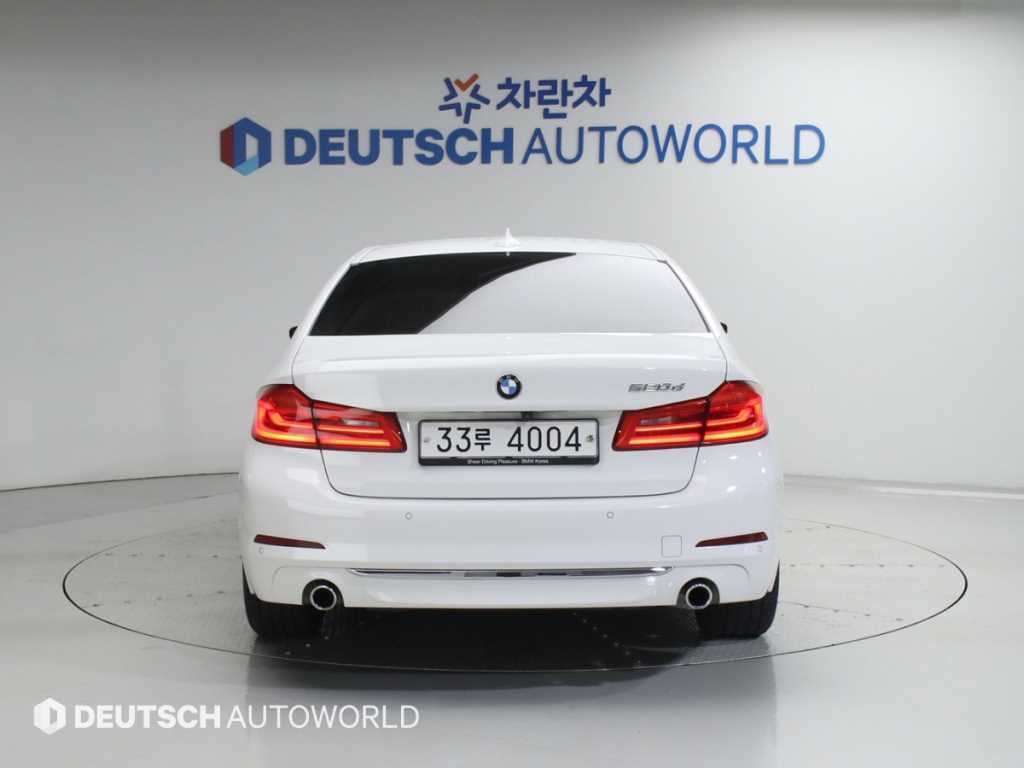 BMW 5시리즈 5시리즈 (G30) 520d 럭셔리 플러스 이미지 4