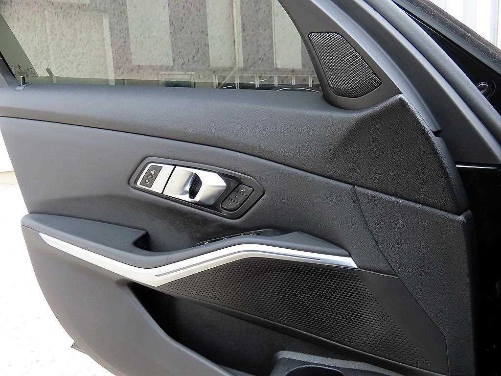 BMW 3시리즈 3시리즈 (G20) 320d 이미지 12